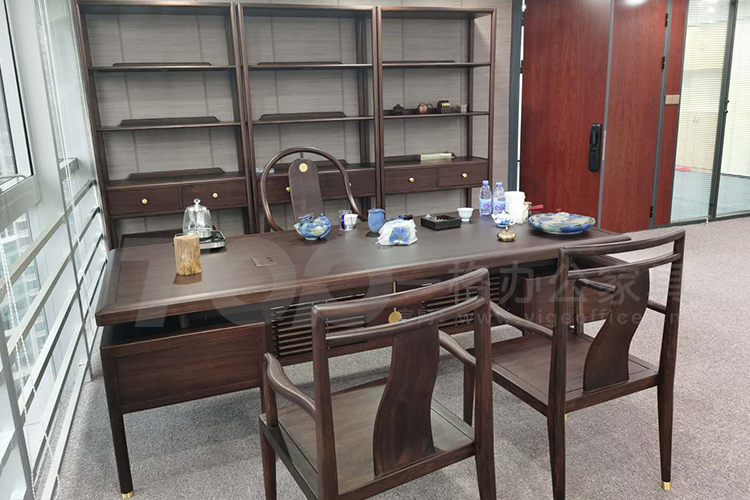 新中式純實(shí)木班臺(tái).jpg
